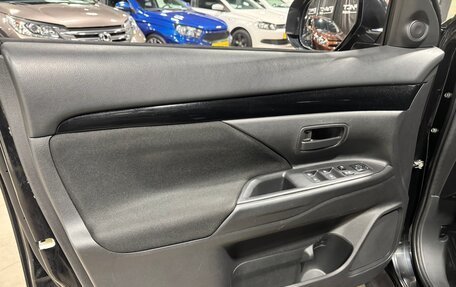 Mitsubishi Outlander III рестайлинг 3, 2019 год, 2 248 000 рублей, 19 фотография