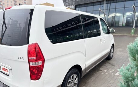 Hyundai H-1 II рестайлинг, 2018 год, 2 600 000 рублей, 8 фотография