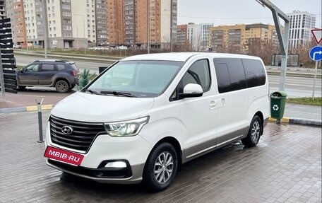 Hyundai H-1 II рестайлинг, 2018 год, 2 600 000 рублей, 7 фотография