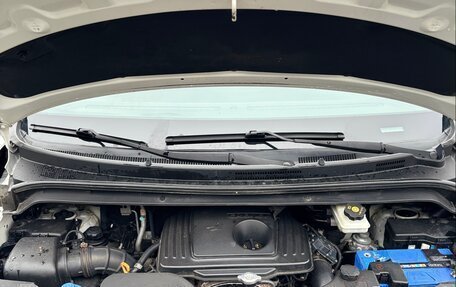 Hyundai H-1 II рестайлинг, 2018 год, 2 600 000 рублей, 27 фотография