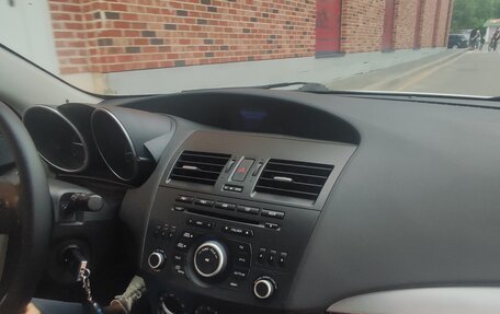 Mazda 3, 2011 год, 690 000 рублей, 2 фотография