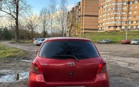 Toyota Yaris III рестайлинг, 2007 год, 300 000 рублей, 5 фотография
