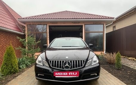 Mercedes-Benz E-Класс, 2011 год, 1 150 000 рублей, 2 фотография