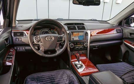 Toyota Camry, 2014 год, 1 900 000 рублей, 6 фотография