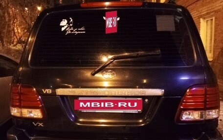 Toyota Land Cruiser 100 рестайлинг 2, 2005 год, 2 200 000 рублей, 2 фотография