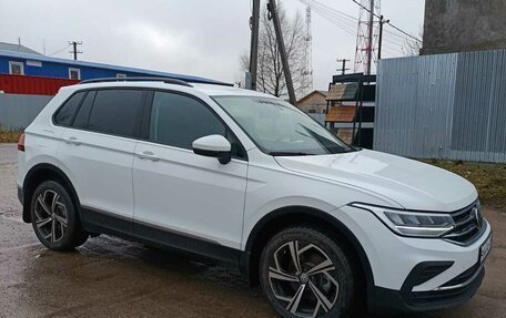 Volkswagen Tiguan II, 2021 год, 3 450 000 рублей, 4 фотография