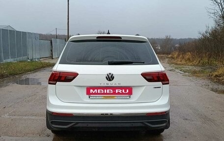 Volkswagen Tiguan II, 2021 год, 3 450 000 рублей, 3 фотография