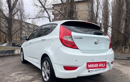 Hyundai Solaris II рестайлинг, 2011 год, 755 000 рублей, 5 фотография