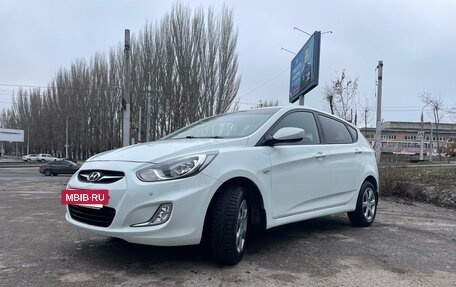 Hyundai Solaris II рестайлинг, 2011 год, 755 000 рублей, 9 фотография