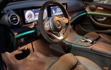 Mercedes-Benz E-Класс, 2019 год, 2 850 000 рублей, 10 фотография