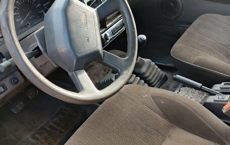 Nissan Terrano II рестайлинг, 1991 год, 250 000 рублей, 6 фотография