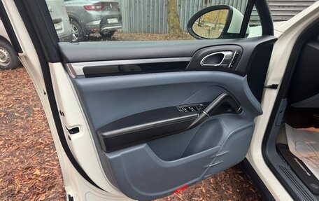 Porsche Cayenne III, 2011 год, 2 570 000 рублей, 16 фотография