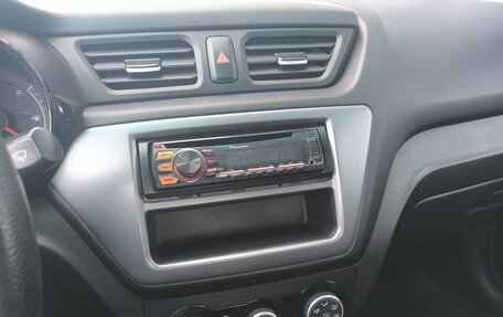 KIA Rio III рестайлинг, 2015 год, 830 000 рублей, 20 фотография