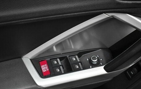 Audi Q3, 2018 год, 3 000 000 рублей, 13 фотография