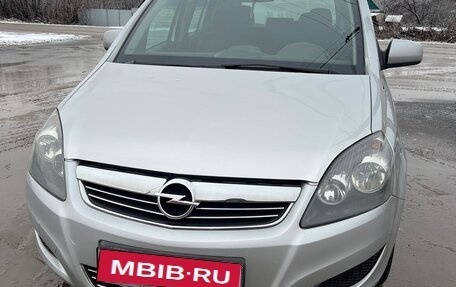Opel Zafira B, 2012 год, 683 000 рублей, 1 фотография