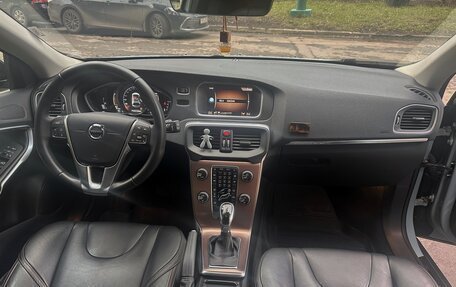 Volvo V40 Cross Country I, 2018 год, 2 250 000 рублей, 7 фотография