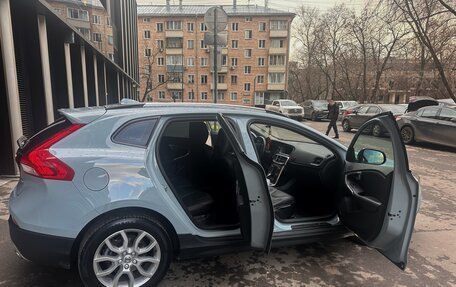 Volvo V40 Cross Country I, 2018 год, 2 250 000 рублей, 4 фотография