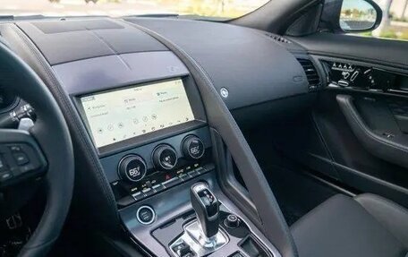 Jaguar F-Type I рестайлинг 2, 2023 год, 12 750 000 рублей, 15 фотография