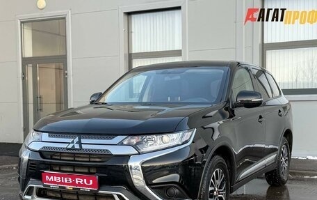 Mitsubishi Outlander III рестайлинг 3, 2020 год, 2 295 000 рублей, 1 фотография