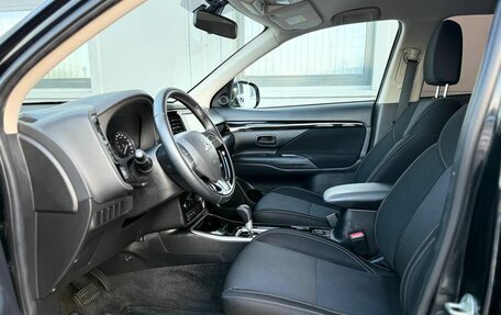 Mitsubishi Outlander III рестайлинг 3, 2020 год, 2 295 000 рублей, 10 фотография