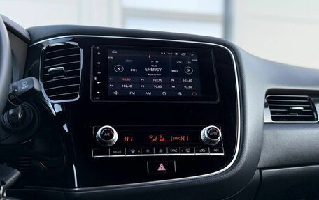 Mitsubishi Outlander III рестайлинг 3, 2020 год, 2 295 000 рублей, 17 фотография