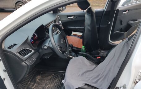 Hyundai Solaris II рестайлинг, 2018 год, 900 000 рублей, 10 фотография