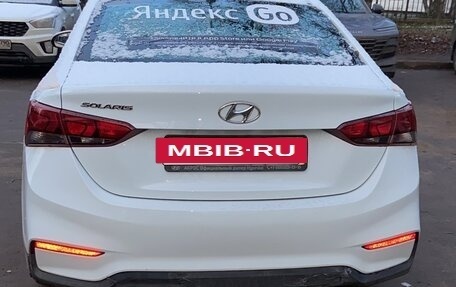 Hyundai Solaris II рестайлинг, 2018 год, 900 000 рублей, 2 фотография