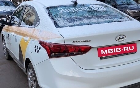 Hyundai Solaris II рестайлинг, 2018 год, 900 000 рублей, 8 фотография