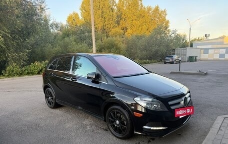 Mercedes-Benz B-Класс, 2017 год, 1 950 000 рублей, 2 фотография