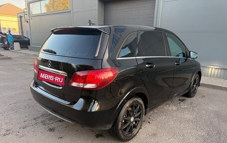 Mercedes-Benz B-Класс, 2017 год, 1 950 000 рублей, 3 фотография