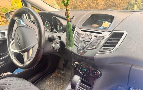 Ford Fiesta, 2015 год, 775 000 рублей, 7 фотография