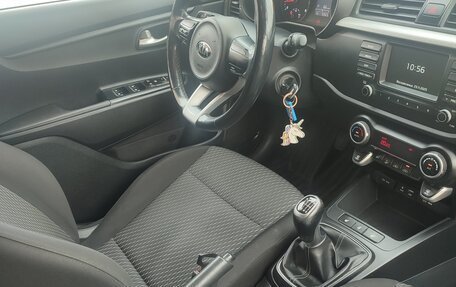 KIA Rio IV, 2018 год, 1 437 000 рублей, 7 фотография