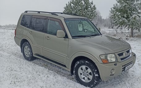 Mitsubishi Pajero III рестайлинг, 2004 год, 1 000 000 рублей, 2 фотография