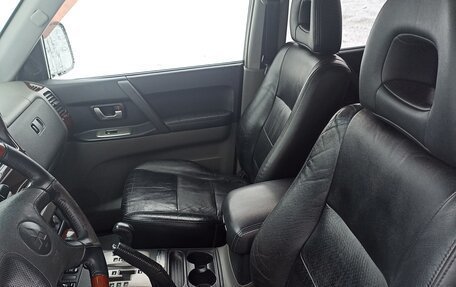 Mitsubishi Pajero III рестайлинг, 2004 год, 1 000 000 рублей, 15 фотография