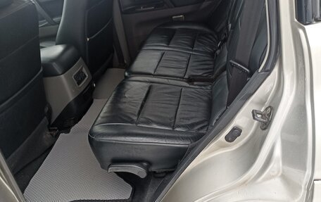 Mitsubishi Pajero III рестайлинг, 2004 год, 1 000 000 рублей, 16 фотография