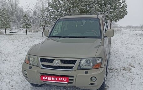 Mitsubishi Pajero III рестайлинг, 2004 год, 1 000 000 рублей, 9 фотография