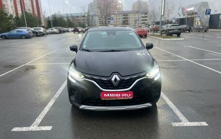 Renault Captur II, 2020 год, 1 700 000 рублей, 1 фотография