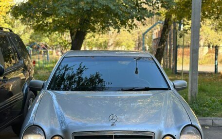 Mercedes-Benz E-Класс, 2001 год, 630 000 рублей, 1 фотография