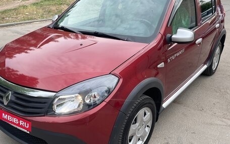Renault Sandero I, 2014 год, 730 000 рублей, 2 фотография