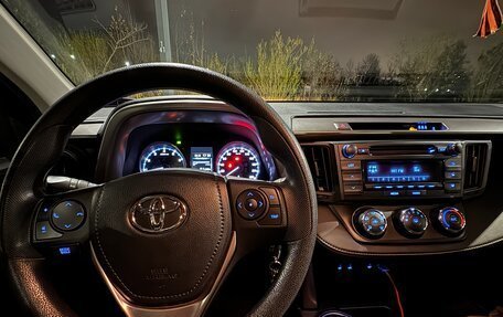 Toyota RAV4, 2016 год, 2 000 000 рублей, 8 фотография