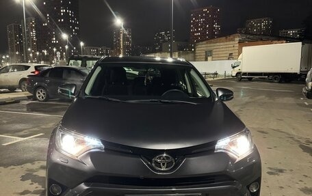 Toyota RAV4, 2016 год, 2 000 000 рублей, 2 фотография