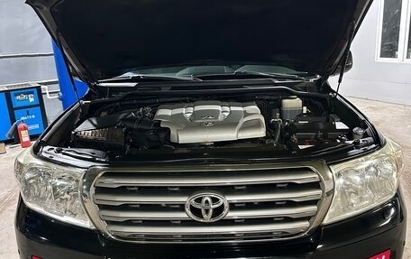 Toyota Land Cruiser 200, 2008 год, 2 650 000 рублей, 8 фотография