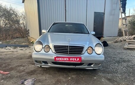 Mercedes-Benz E-Класс, 2001 год, 630 000 рублей, 4 фотография