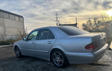 Mercedes-Benz E-Класс, 2001 год, 630 000 рублей, 9 фотография