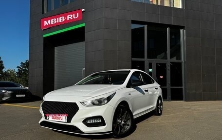 Hyundai Solaris II рестайлинг, 2017 год, 975 000 рублей, 1 фотография