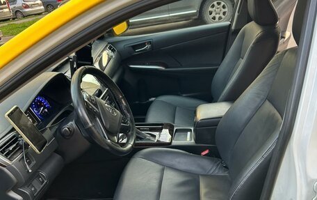 Toyota Camry, 2017 год, 1 800 000 рублей, 4 фотография