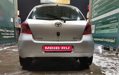 Toyota Yaris III рестайлинг, 2008 год, 550 000 рублей, 2 фотография