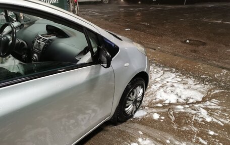 Toyota Yaris III рестайлинг, 2008 год, 550 000 рублей, 6 фотография