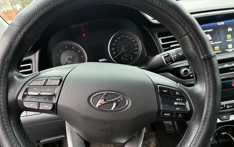 Hyundai Elantra VI рестайлинг, 2019 год, 1 500 000 рублей, 3 фотография