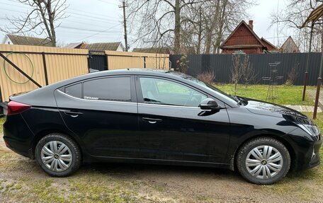 Hyundai Elantra VI рестайлинг, 2019 год, 1 500 000 рублей, 6 фотография